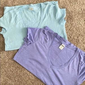 GUC Victoria’s Secret V-Neck Tees (2), M